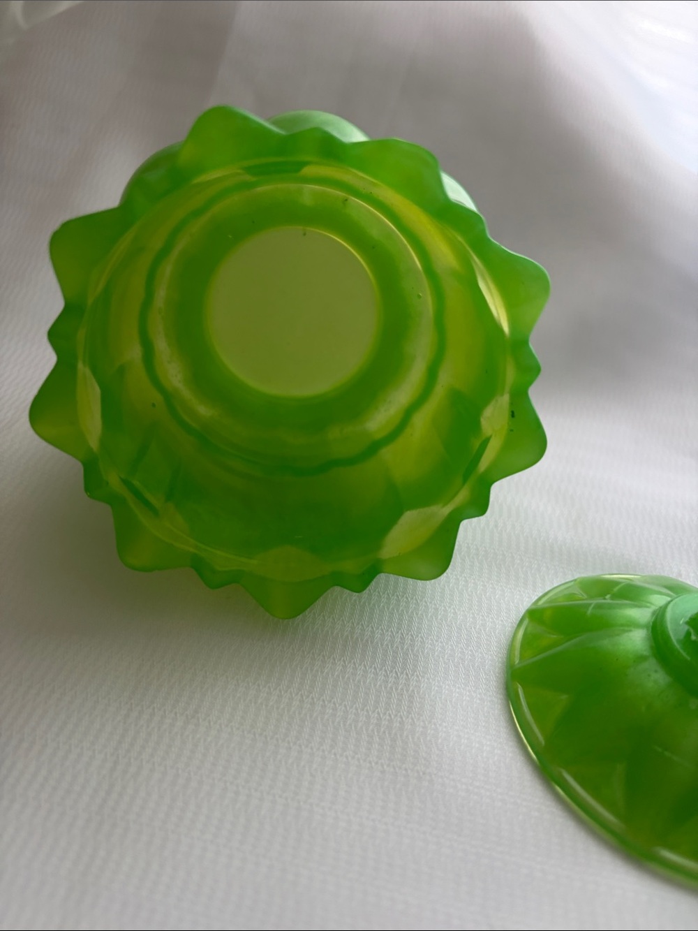 Handmade Green Lotus  Trinket Jar 3.14”x 3.9” - Picture 3 of 4